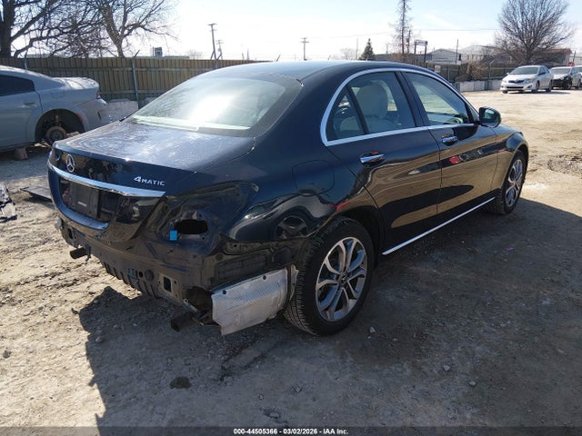 44505366 :رقم المزاد ، 55SWF4KB8HU213417 vin ، 2017 Mercedes-benz C 300 4matic مزاد بيع