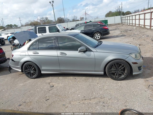 2014 Mercedes-benz C 250 Sport მანქანა იყიდება აუქციონზე, vin: WDDGF4HB1ER305445, აუქციონის ნომერი: 44505375