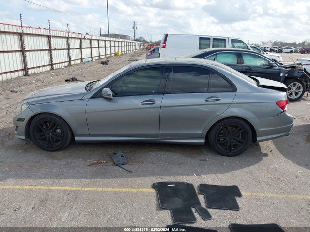 2014 Mercedes-benz C 250 Sport მანქანა იყიდება აუქციონზე, vin: WDDGF4HB1ER305445, აუქციონის ნომერი: 44505375