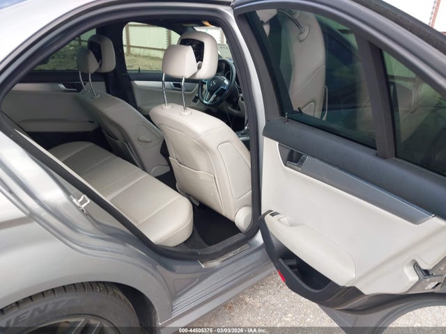 2014 Mercedes-benz C 250 Sport მანქანა იყიდება აუქციონზე, vin: WDDGF4HB1ER305445, აუქციონის ნომერი: 44505375