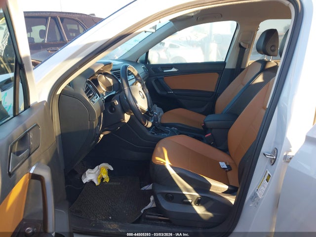 3VV3B7AX7JM001836 Volkswagen Tiguan 2.0t Se/2.0t Sel