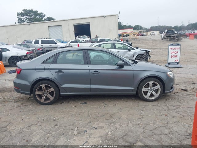 2017 Audi A3 2.0t Premium მანქანა იყიდება აუქციონზე, vin: WAUB8GFFXH1068024, აუქციონის ნომერი: 44505432