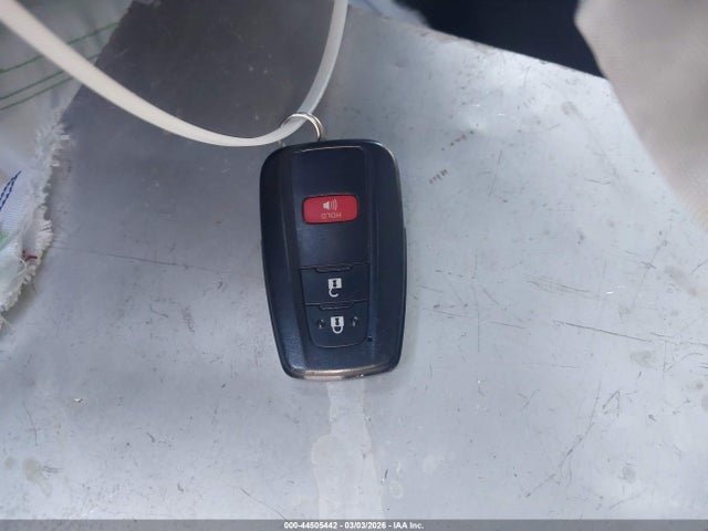 JTDKBRFUXH3580210 Toyota Prius Two
