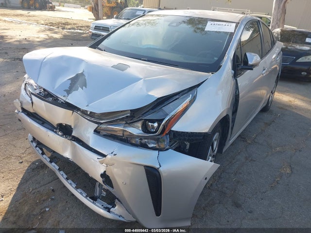 JTDKBRFUXH3580210 Toyota Prius Two