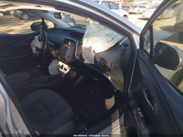JTDKBRFUXH3580210 Toyota Prius Two