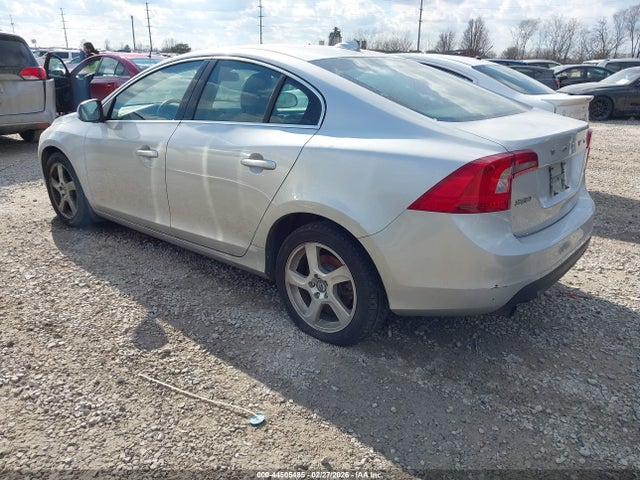 2012 VOLVO S60 YV1622FS4C2104325 Photo 2