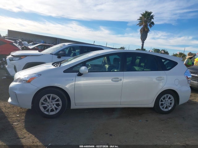 Toyota Prius V Two 2014 JTDZN3EU8E3323384 Image 13