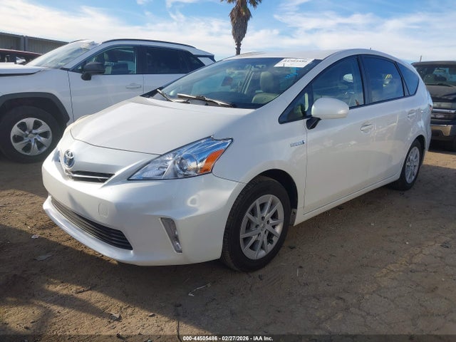 Toyota Prius V Two 2014 JTDZN3EU8E3323384 Image 2