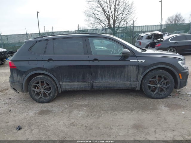 3VV2B7AX3MM047776 Volkswagen Tiguan 2.0t Se/2.0t Se R-line Black/2.0t Sel