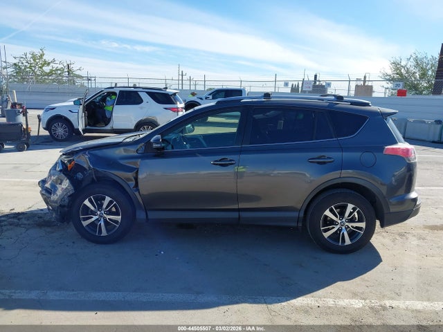 Toyota Rav4 Xle 2017 JTMWFREV8HJ113797 Image 14