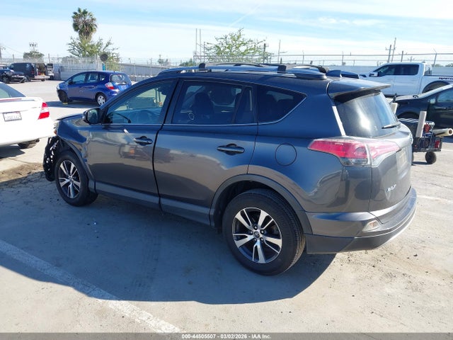 Toyota Rav4 Xle 2017 JTMWFREV8HJ113797 Image 3
