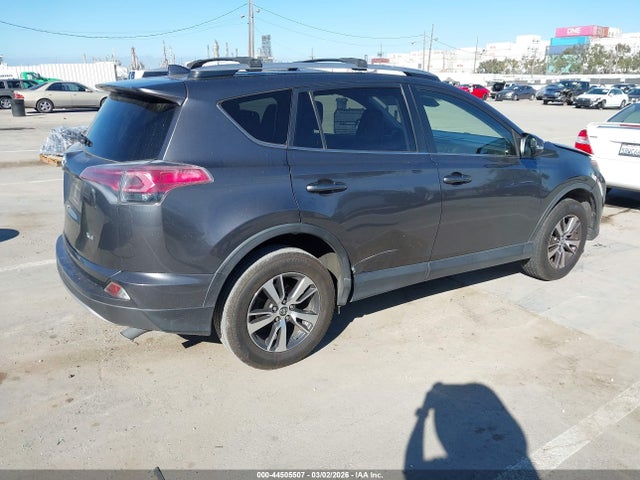 Toyota Rav4 Xle 2017 JTMWFREV8HJ113797 Image 4