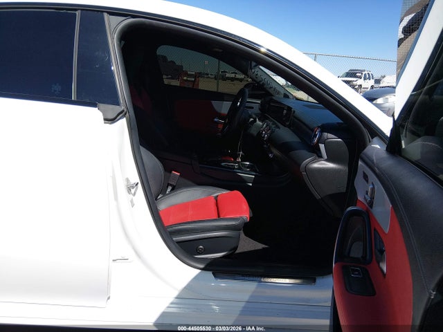 2022 MERCEDES-BENZ CLA 250 COUPE W1K5J4GB0NN322056 Photo 4