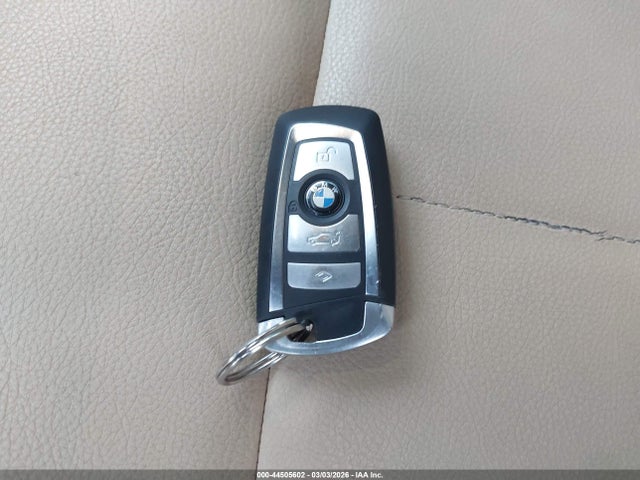 2013 Bmw 320i Xdrive მანქანა იყიდება აუქციონზე, vin: WBA3C3C57DF980226, აუქციონის ნომერი: 44505602