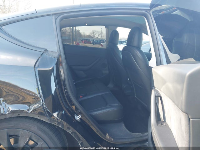 44505655 :رقم المزاد ، 5YJYGDEE3MF257574 vin ، 2021 Tesla Model Y Long Range Dual Motor All-wheel Drive مزاد بيع