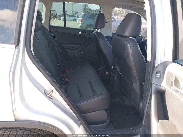 Продажа на аукционе авто 2016 Volkswagen Tiguan Se, vin: WVGAV7AX1GW606842, номер лота: 44505674
