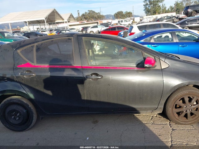 JTDKDTB38G1116251 Toyota Prius C Persona Series