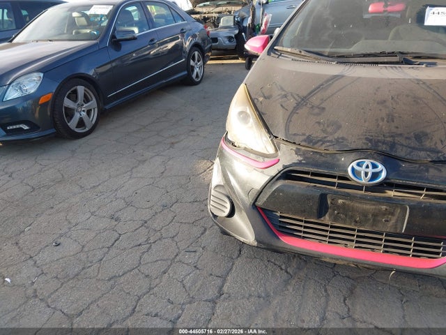 JTDKDTB38G1116251 Toyota Prius C Persona Series