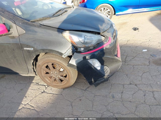 JTDKDTB38G1116251 Toyota Prius C Persona Series