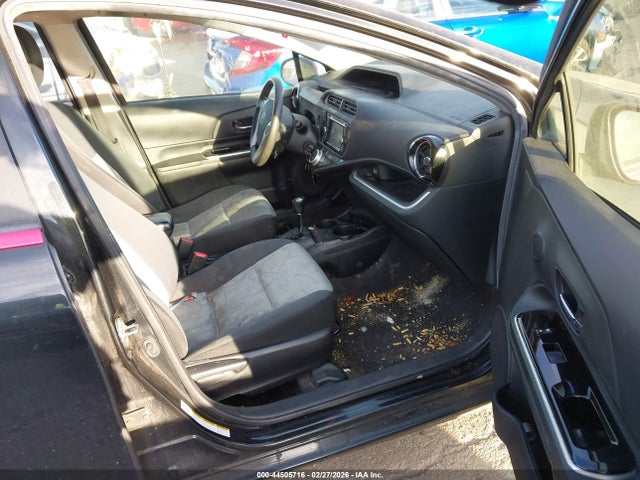 JTDKDTB38G1116251 Toyota Prius C Persona Series