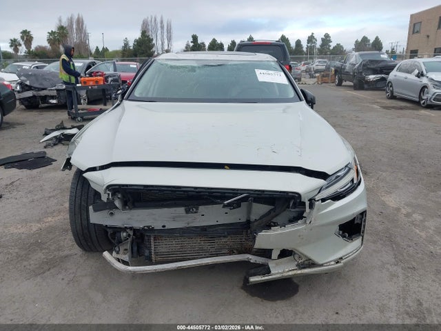 7JR102TZ8MG126745 Volvo S60 T5 Momentum