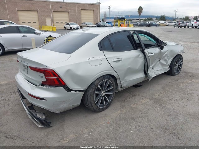 7JR102TZ8MG126745 Volvo S60 T5 Momentum