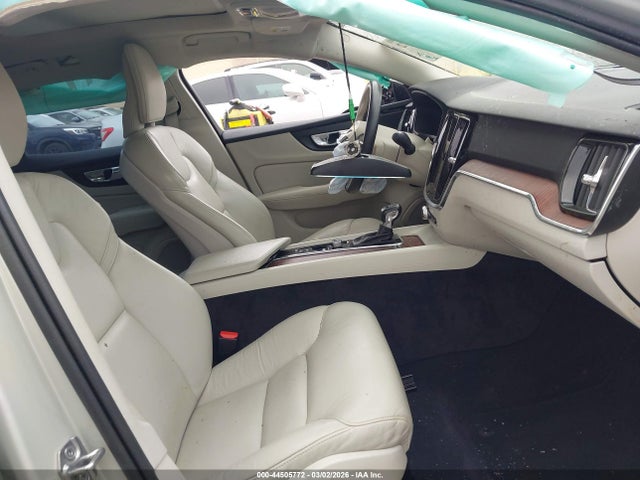 7JR102TZ8MG126745 Volvo S60 T5 Momentum