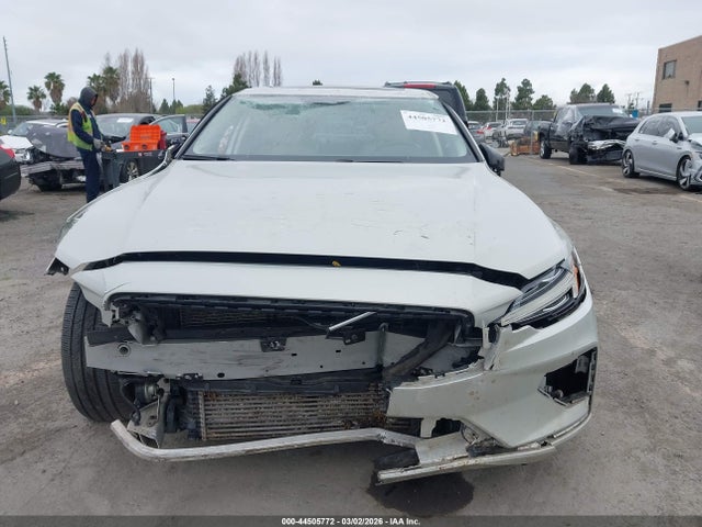 7JR102TZ8MG126745 Volvo S60 T5 Momentum