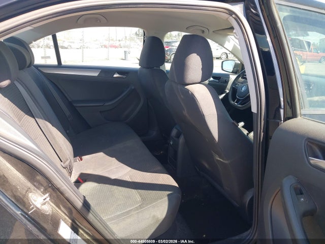 3VWD17AJ2FM329400 Volkswagen Jetta 1.8t Se