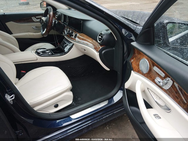 44505828 :رقم المزاد ، WDDZF4KB6HA123938 vin ، 2017 Mercedes-benz E 300 4matic مزاد بيع