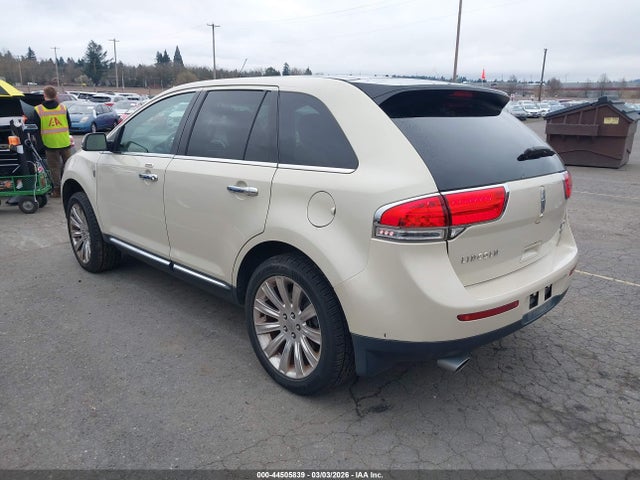 Lincoln MKX 2015 2LMDJ8JK9FBL25637 Image 3