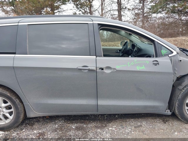 Продажа на аукционе авто 2022 Chrysler Pacifica Touring L, vin: 2C4RC1BG9NR142228, номер лота: 44505847