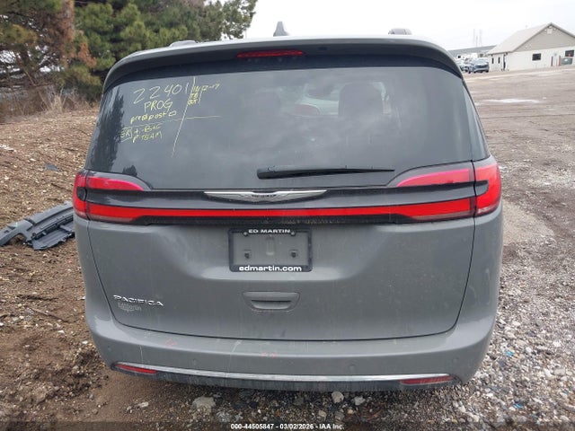 Продажа на аукционе авто 2022 Chrysler Pacifica Touring L, vin: 2C4RC1BG9NR142228, номер лота: 44505847