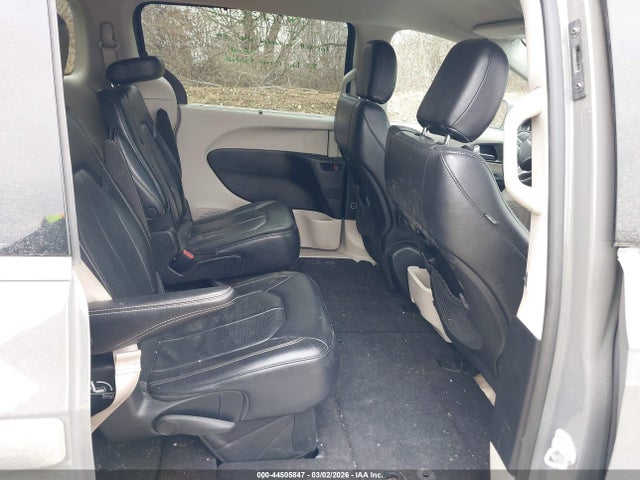 Продажа на аукционе авто 2022 Chrysler Pacifica Touring L, vin: 2C4RC1BG9NR142228, номер лота: 44505847