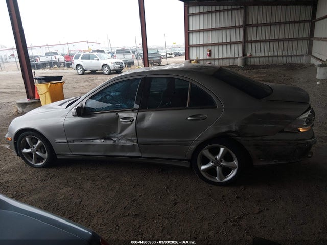 2004 Mercedes-benz C 230 Kompressor Sport/sport მანქანა იყიდება აუქციონზე, vin: WDBRF40J04A581570, აუქციონის ნომერი: 44505933