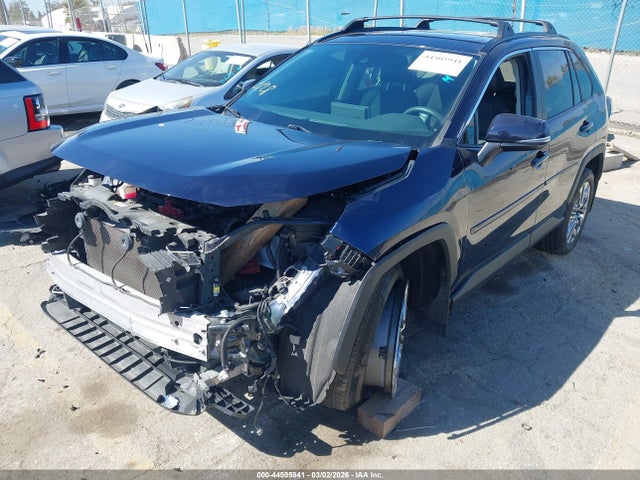 2T3C1RFV8MW153891 Toyota Rav4 Xle Premium