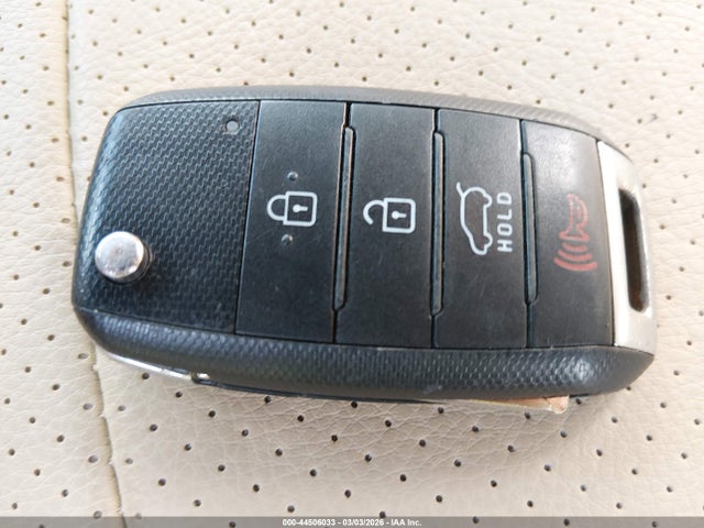 5XYKT3A62FG622350 KIA SORENTO LX