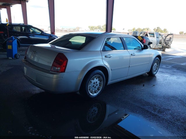 Продажа на аукционе авто 2006 Chrysler 300, vin: 2C3KA43R16H523401, номер лота: 44506090