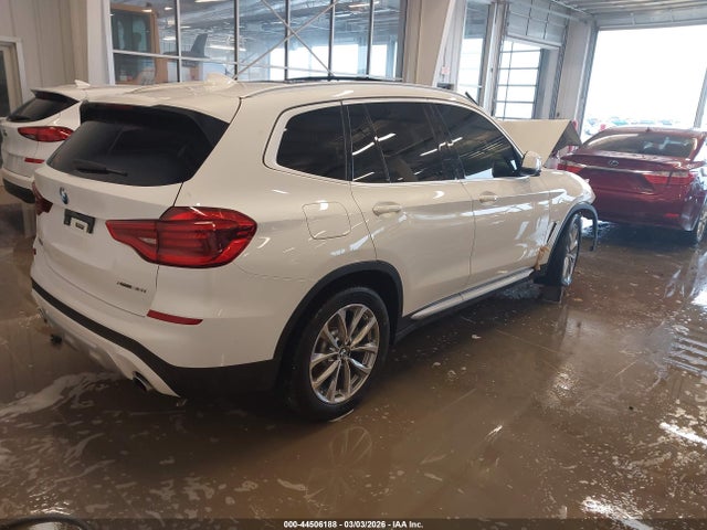2019 BMW X3 5UXTR9C56KLP89639 Photo 3