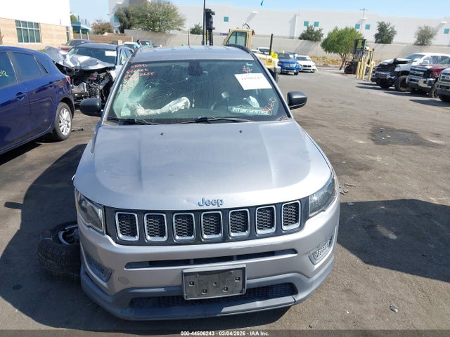3C4NJCAB2JT133660 Jeep Compass Sport Fwd