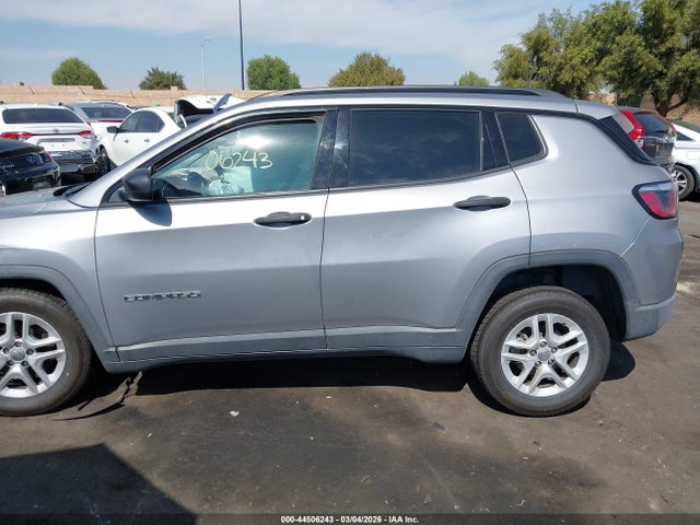 3C4NJCAB2JT133660 Jeep Compass Sport Fwd