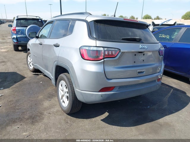 3C4NJCAB2JT133660 Jeep Compass Sport Fwd