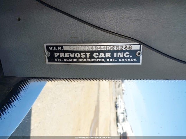 44506298 :رقم المزاد ، 2PCY3349441028236 vin ، 2004 Prevost Bus مزاد بيع