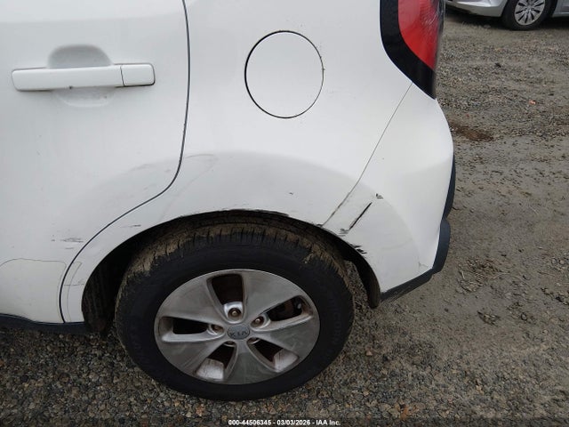 KNDJN2A25F7216122 KIA Soul