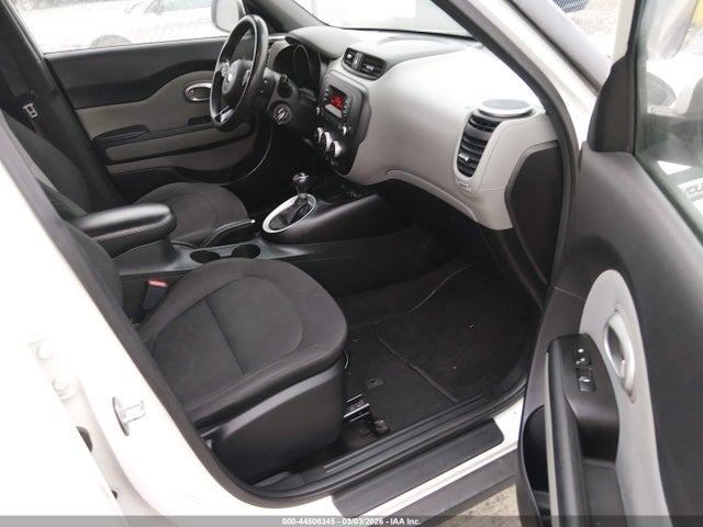 KNDJN2A25F7216122 KIA Soul