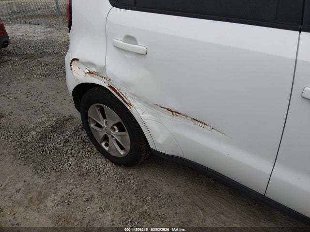 KNDJN2A25F7216122 KIA Soul