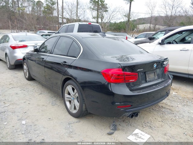2018 BMW 330I WBA8D9G56JNU66692 Photo 2