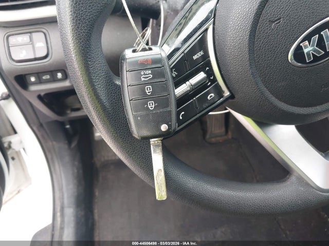 5XXGT4L32KG325639 KIA Optima Lx