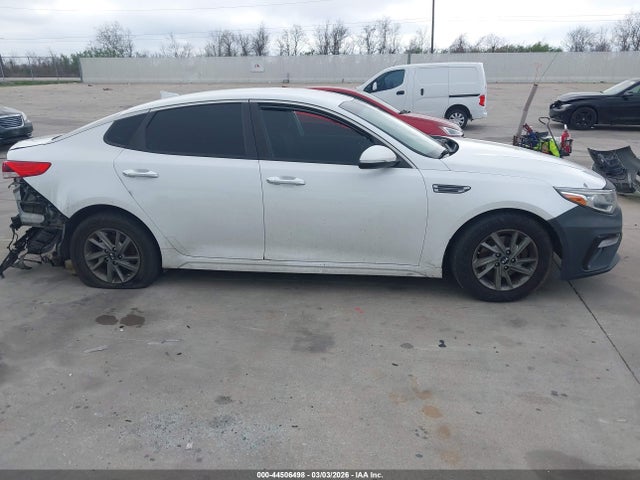 5XXGT4L32KG325639 KIA Optima Lx