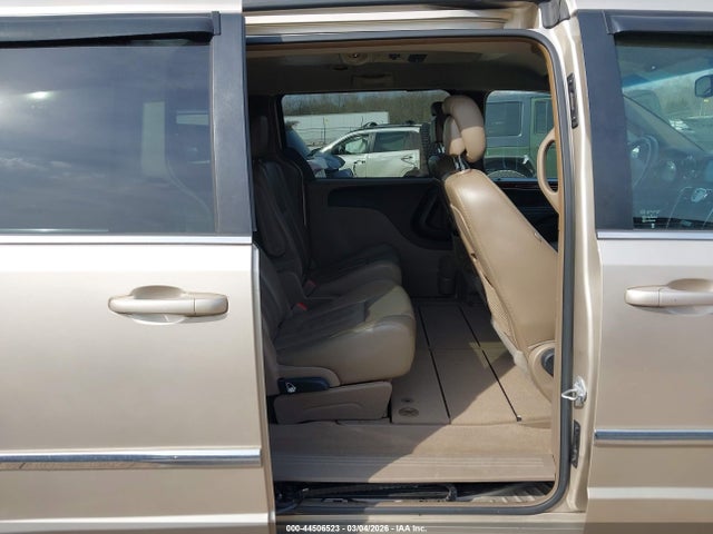 44506523 :رقم المزاد ، 2C4RC1BG5DR677782 vin ، 2013 Chrysler Town & Country Touring مزاد بيع